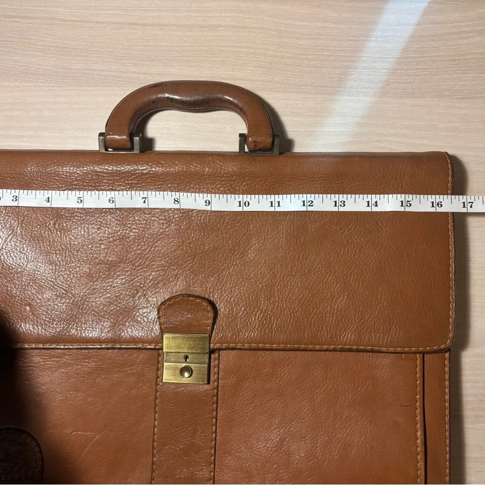 Elegant Tan Leather Briefcase
